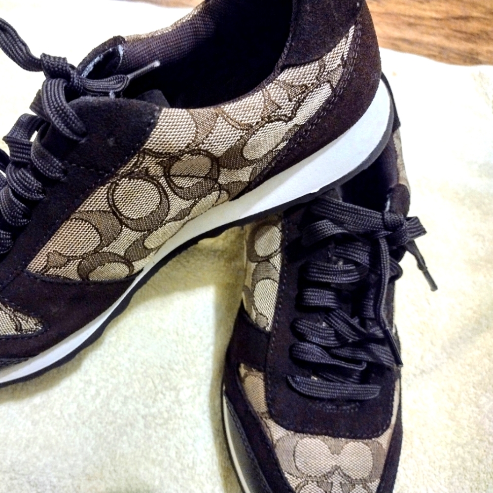 COACH SIGNATURE SNEAKERS BROWN SIZE 10
